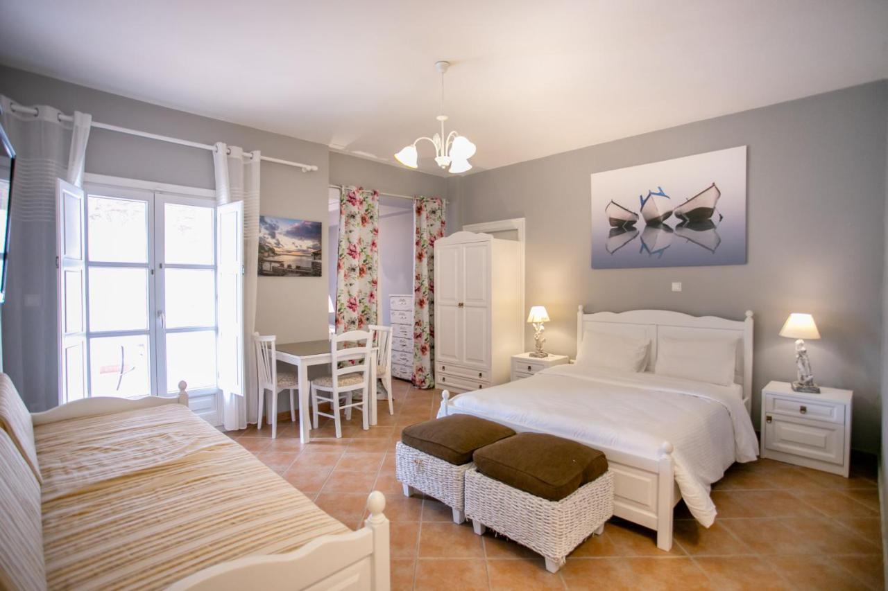 Traditional Apartments Plagiaki Néon Oítilon Exterior foto