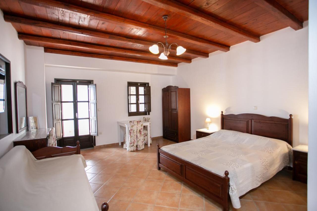 Traditional Apartments Plagiaki Néon Oítilon Exterior foto