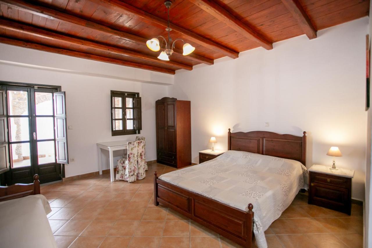 Traditional Apartments Plagiaki Néon Oítilon Exterior foto